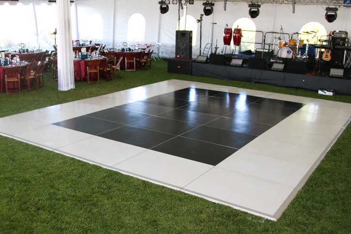 7 Brilliant Tips for Choosing the Perfect Wedding Dance Floor: Size, Styles & Cost Guide
